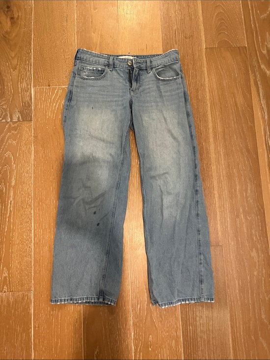 Hollister Denim - Hollister Low-Rise Baggy Jeans - Light Wash Denim with Embroidery